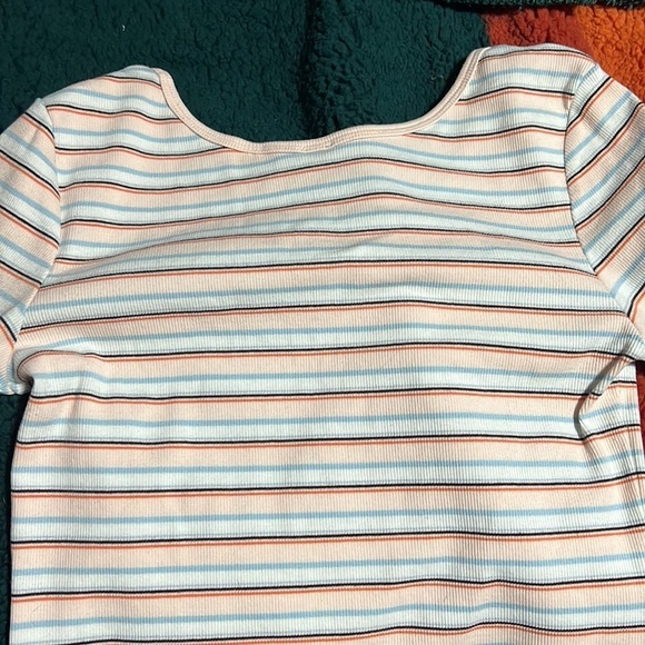 Levi’s Ariadne Stripe Peach Blush Venice T-Shirt Medium - Picture 7 of 7